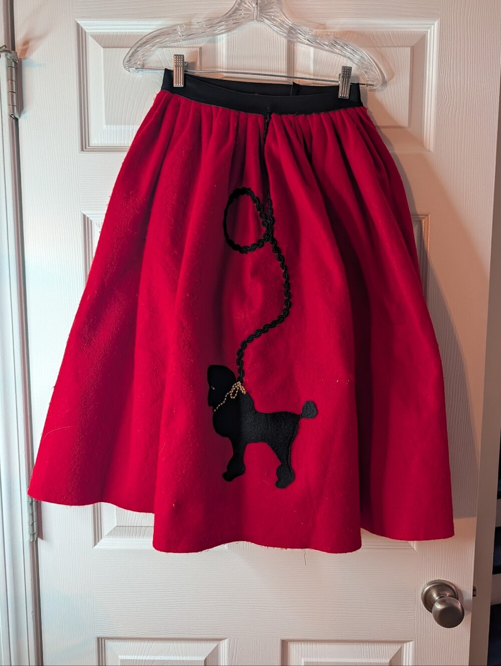 Vintage Style Red Poodle Skirt Black Applique Full Circle 50s Rockabilly Costume - Picture 2 of 5